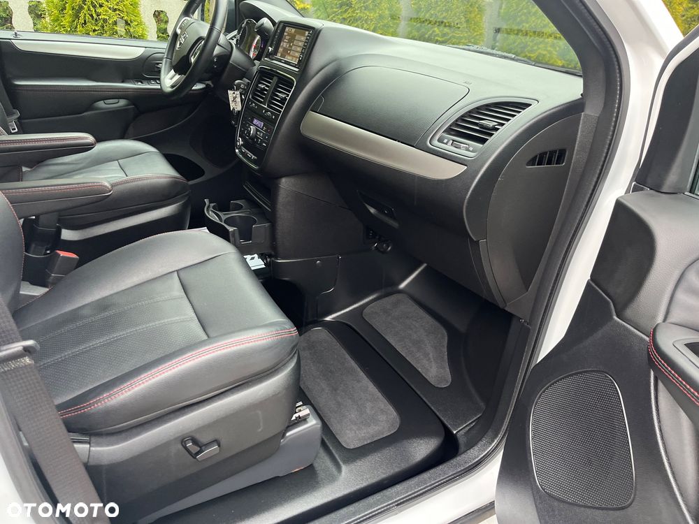 Dodge Grand Caravan 3.6 R/T - 7