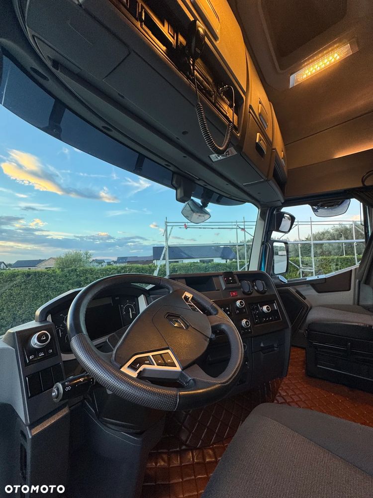 Renault T 520 - 8