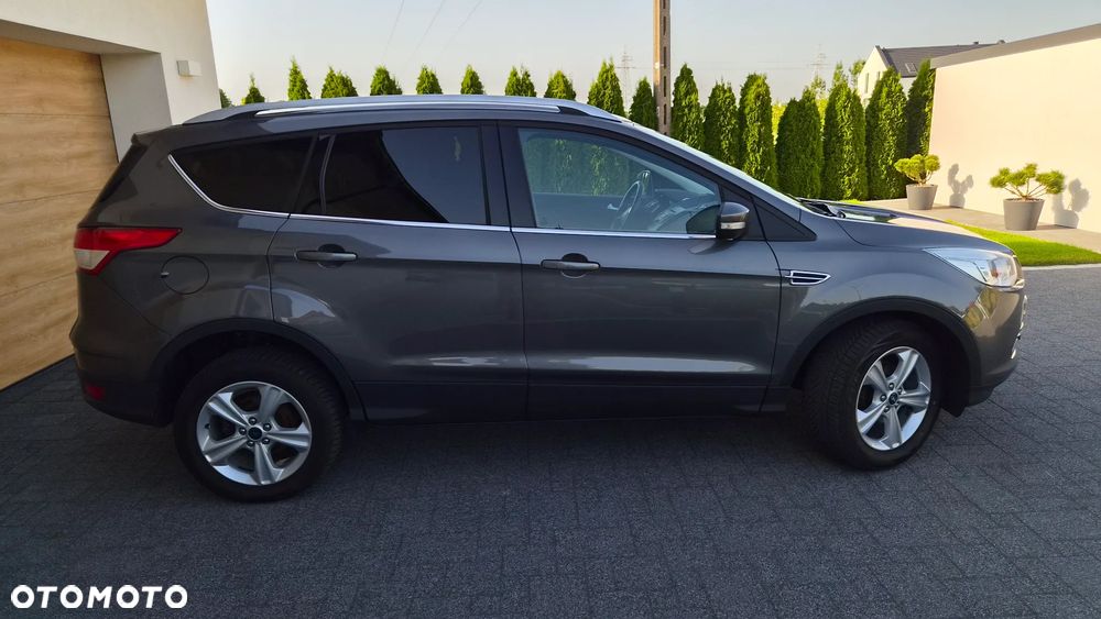 Ford Kuga 1.6 EcoBoost 2x4 Titanium - 25