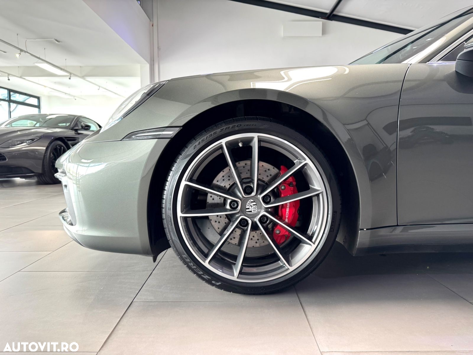 Porsche 911 Carrera 4S - 8
