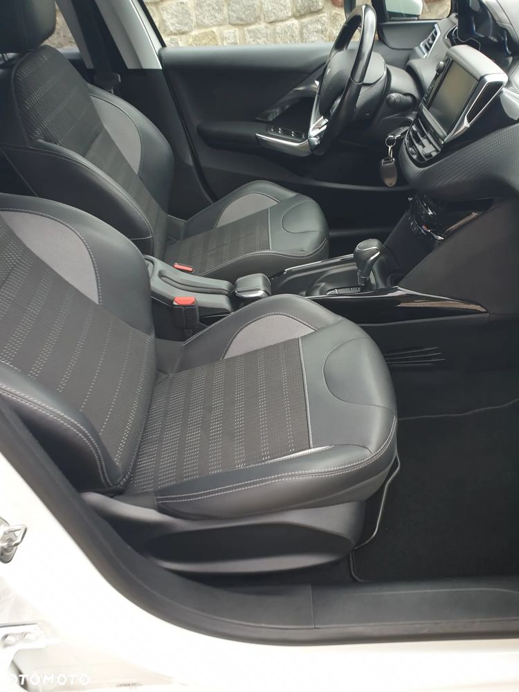 Peugeot 2008 PureTech 110 Stop&Start EAT6 Allure - 27