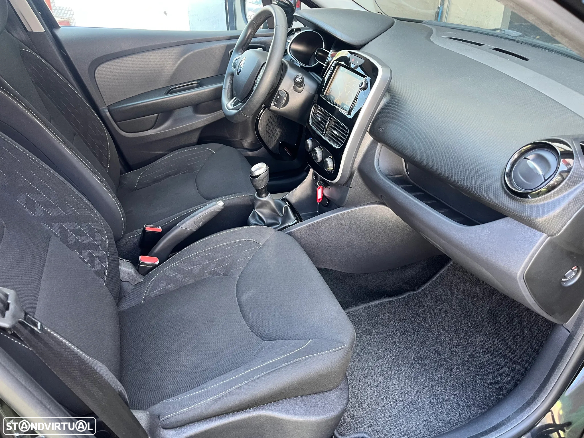 Renault Clio Sport Tourer 1.5 dCi Limited - 31