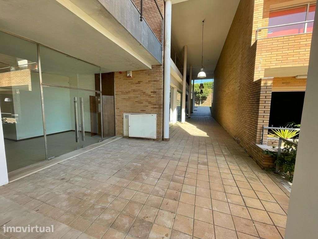 Quinta da Barca - Escritório com 250 m2 - Grande imagem: 2/49