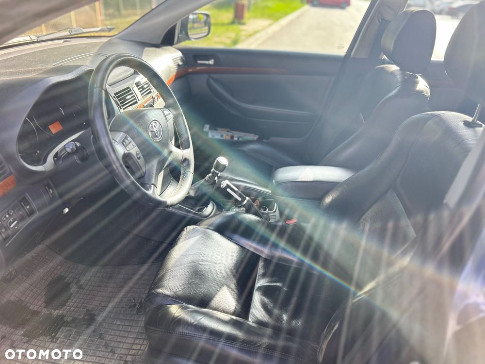 Toyota Avensis 2.2 D-CAT Prestige - 8
