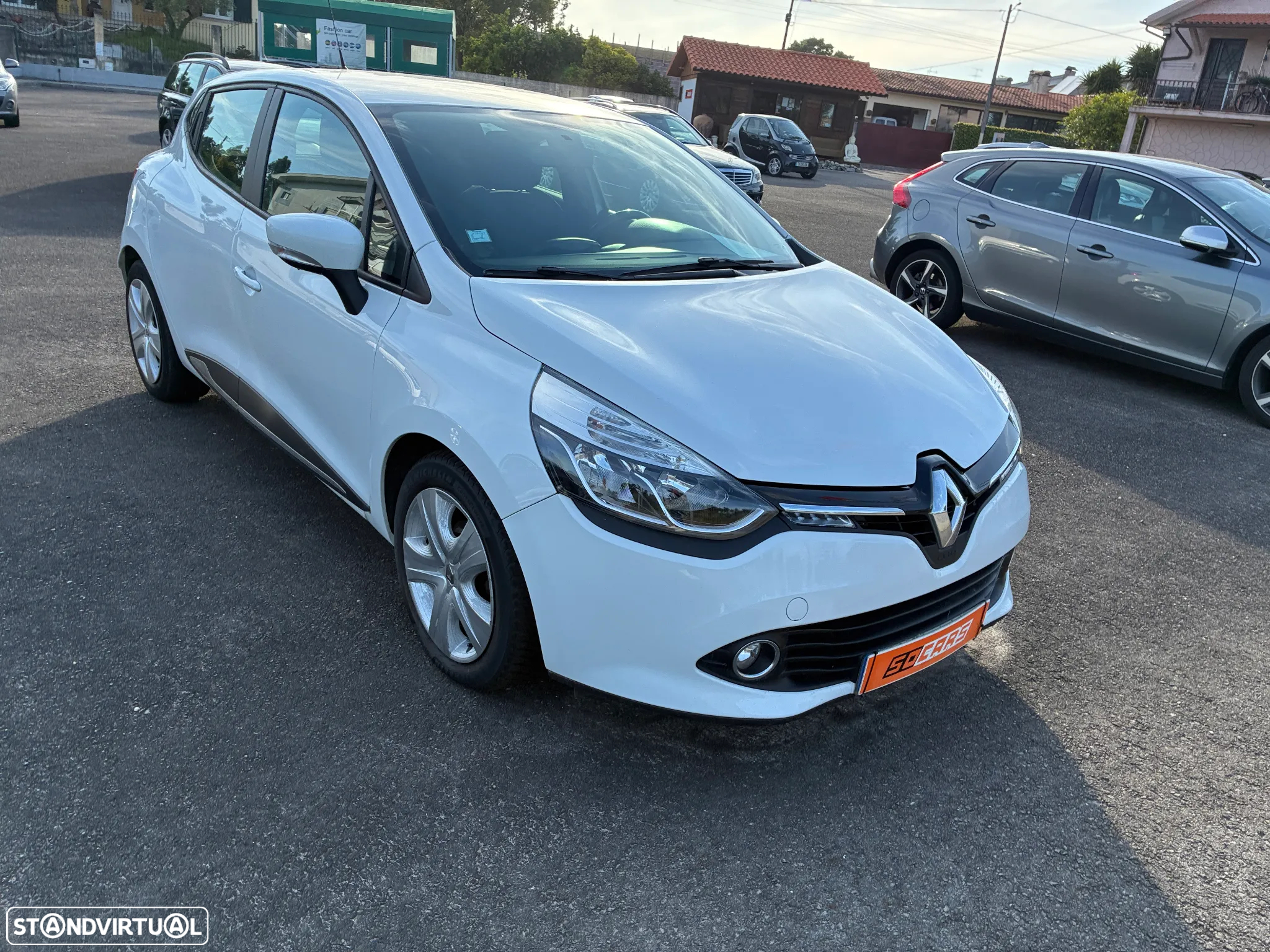 Renault Clio 1.5 dCi Dynamique S - 10