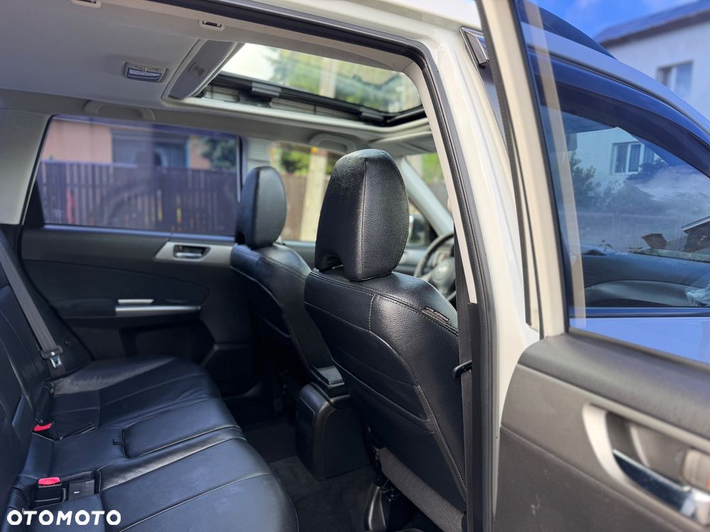 Subaru Forester 2.0X Exclusive - 33
