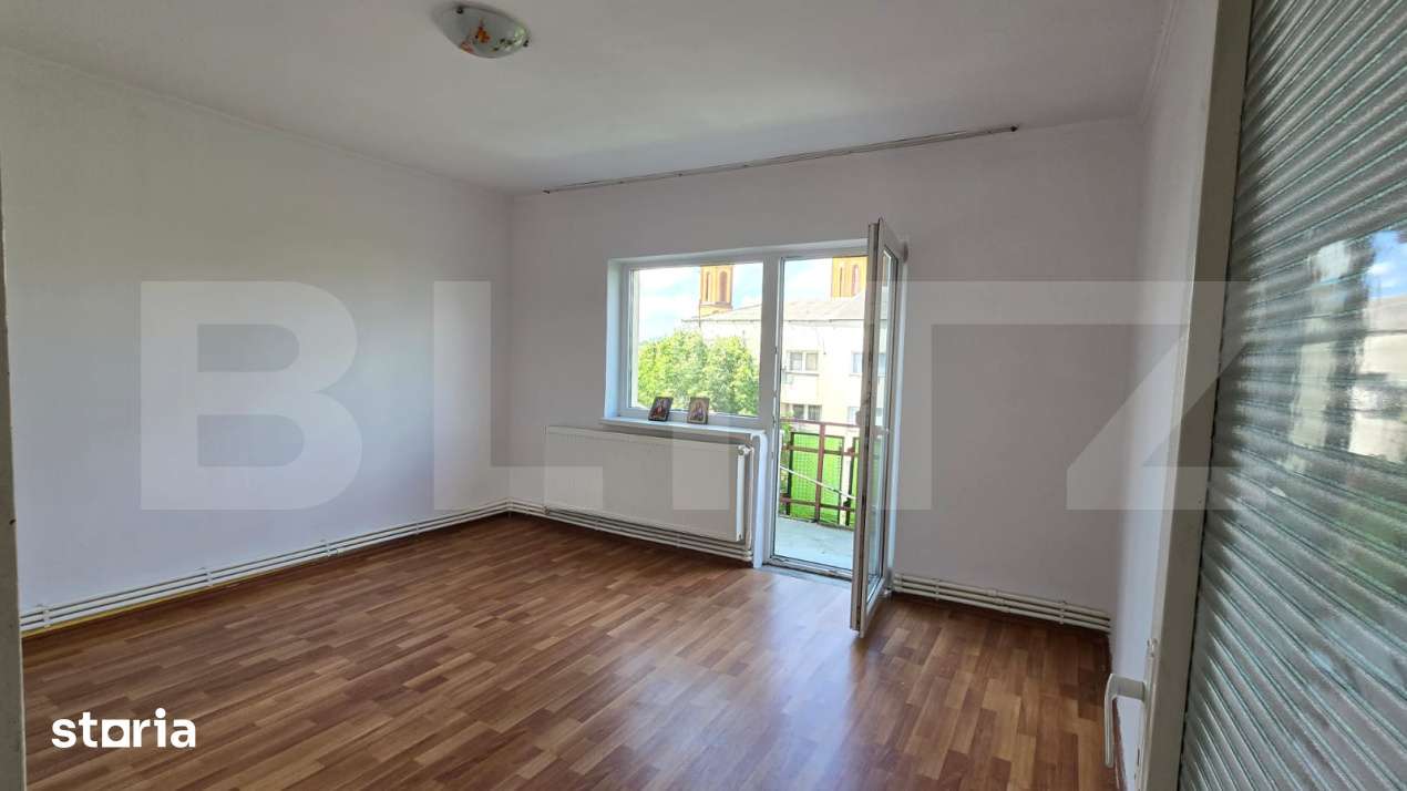 Apartament de vanzare, cu 3 camere, 76 mp, zona Micro 17 — fotografia 1