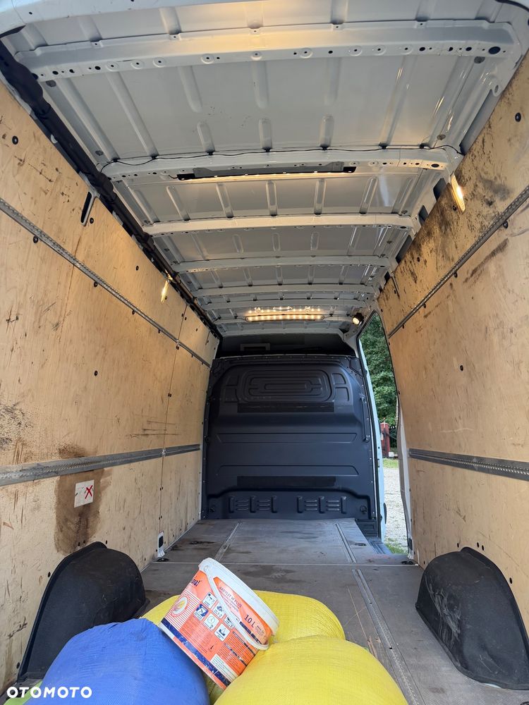 Mercedes-Benz Sprinter - 8