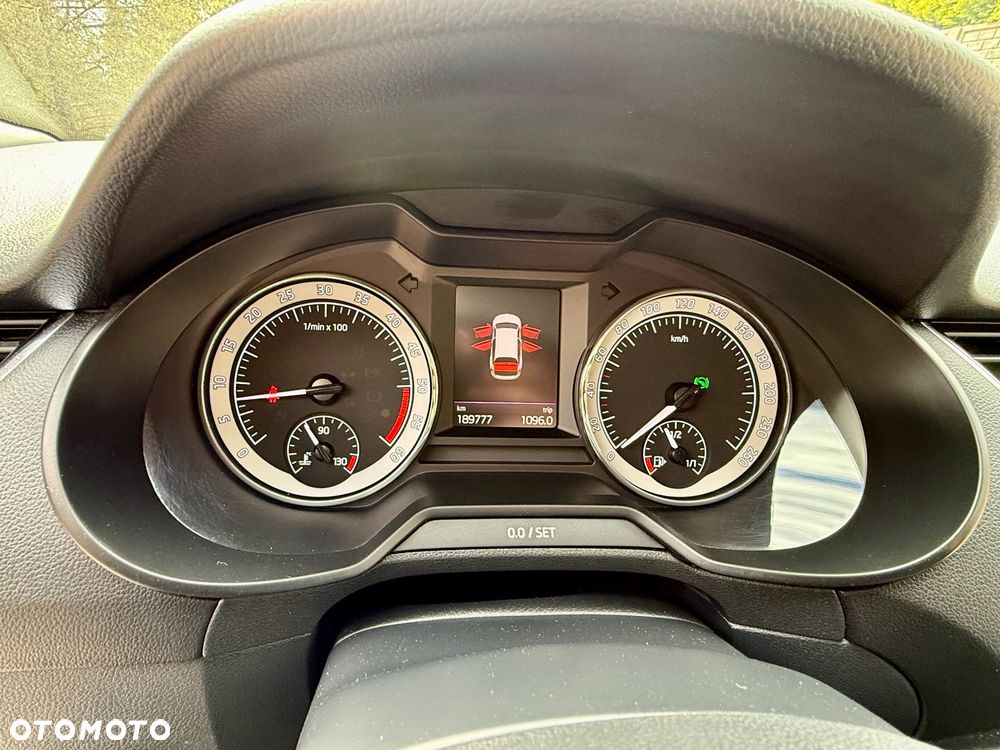 Skoda Octavia 2.0 TDI Edition DSG - 16