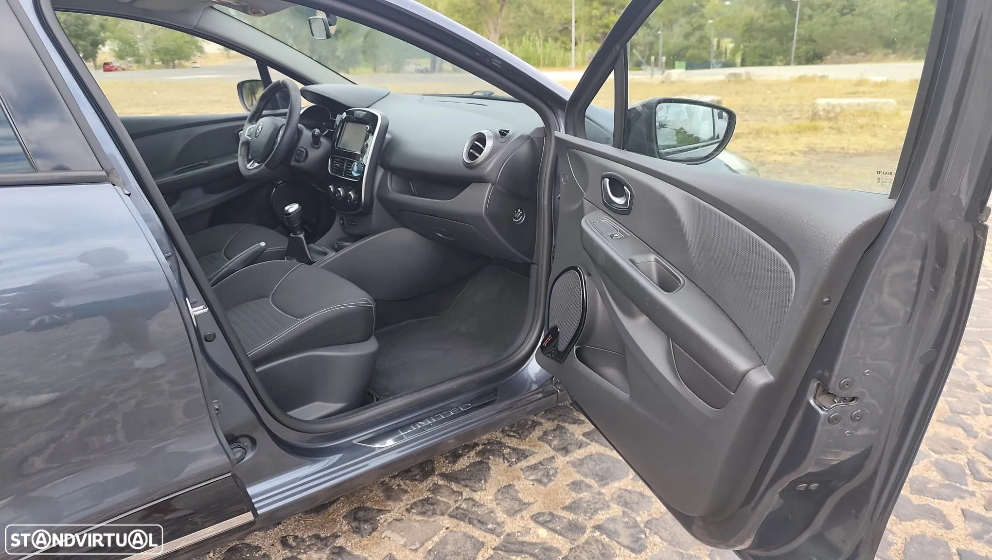 Renault Clio 1.5 dCi Limited EDition - 24