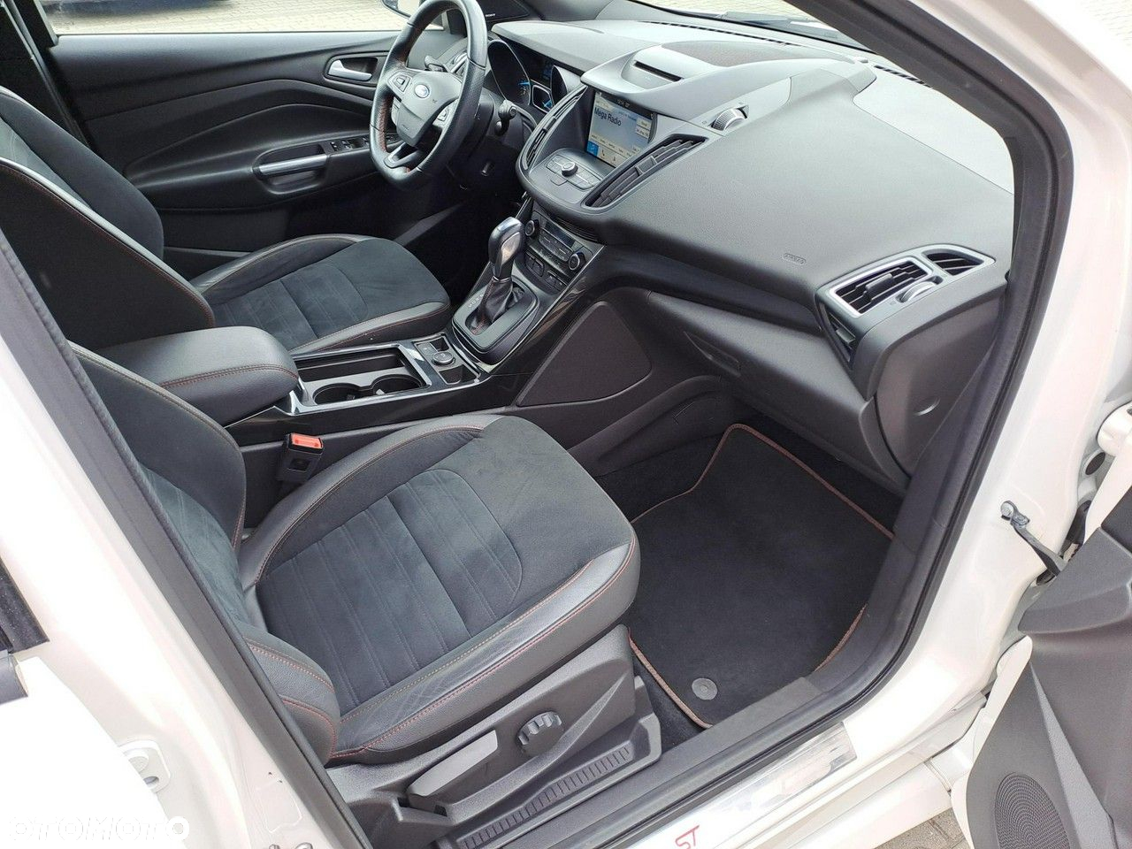 Ford Kuga - 13