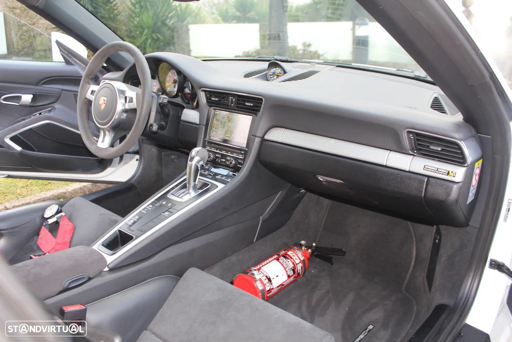 Porsche 911 Série F - 37