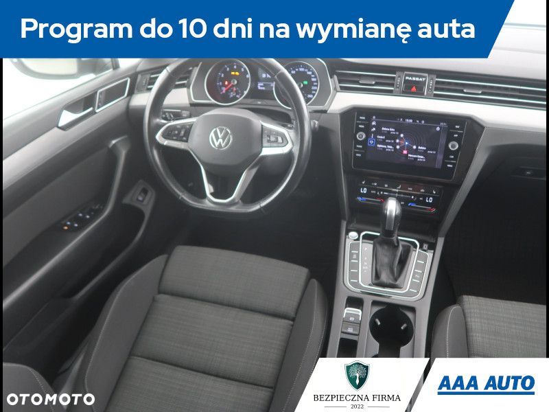 Volkswagen Passat - 8
