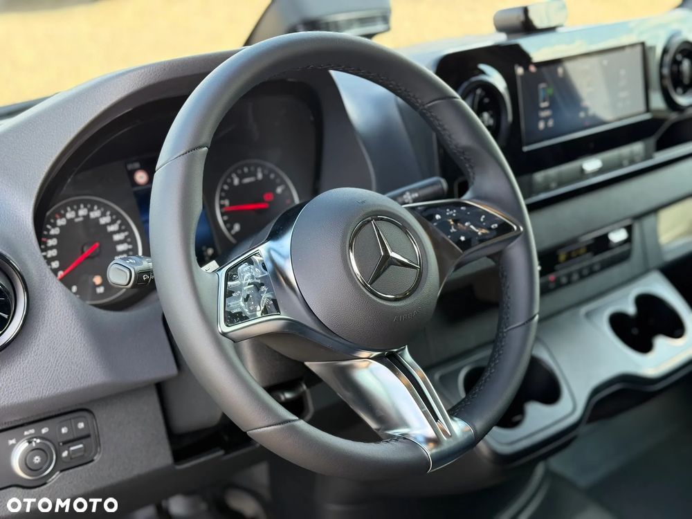 Mercedes-Benz Sprinter - 18