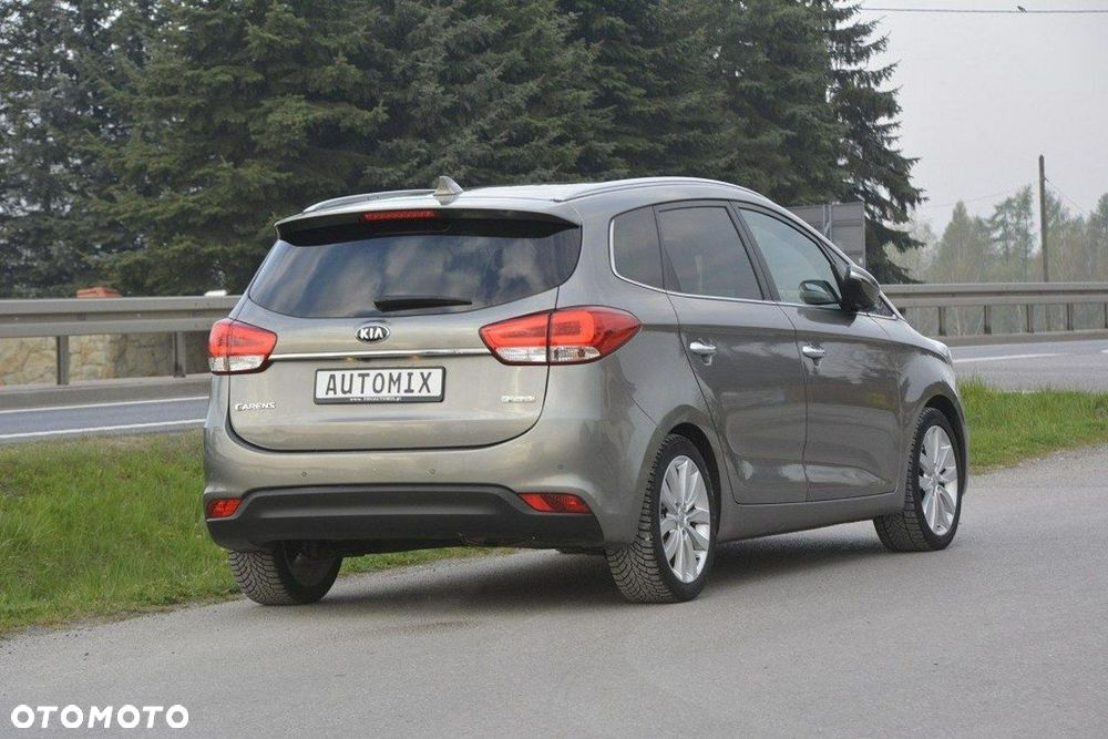Kia Carens 1.7 CRDi L 7os - 9