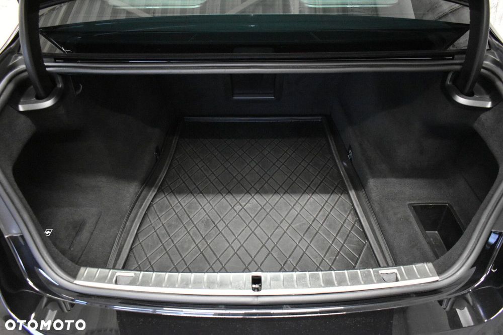 BMW Seria 7 - 30