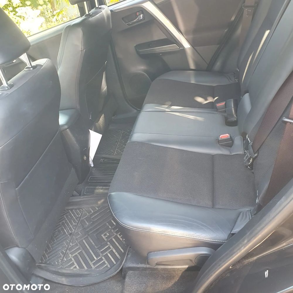 Toyota RAV4 2.0 D-4D Style 4x2 - 4