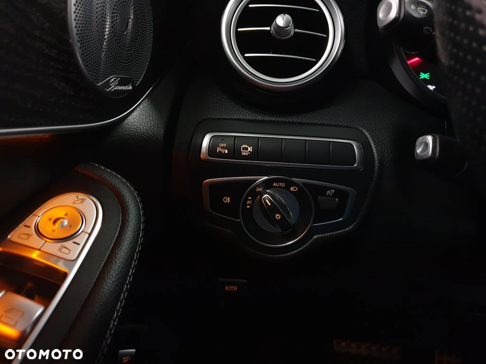 Mercedes-Benz GLC - 29