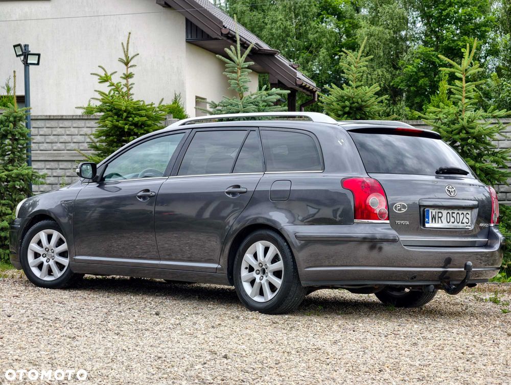 Toyota Avensis - 4