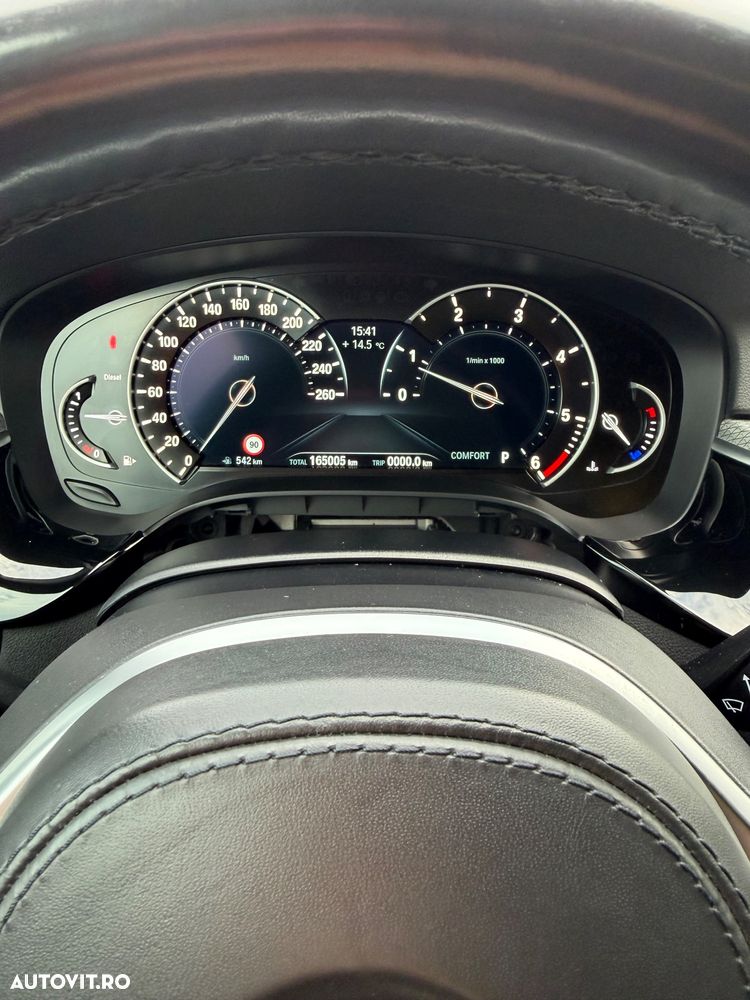 BMW Seria 5 520d xDrive AT - 17