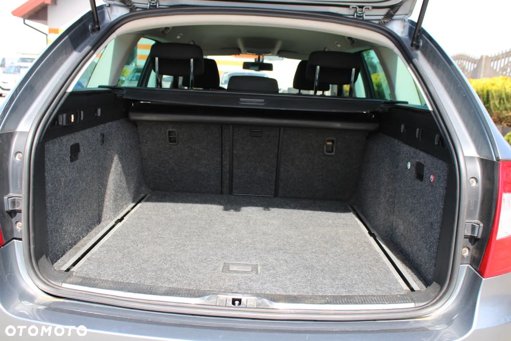 Skoda Superb 2.0 TDI Ambition DSG - 35