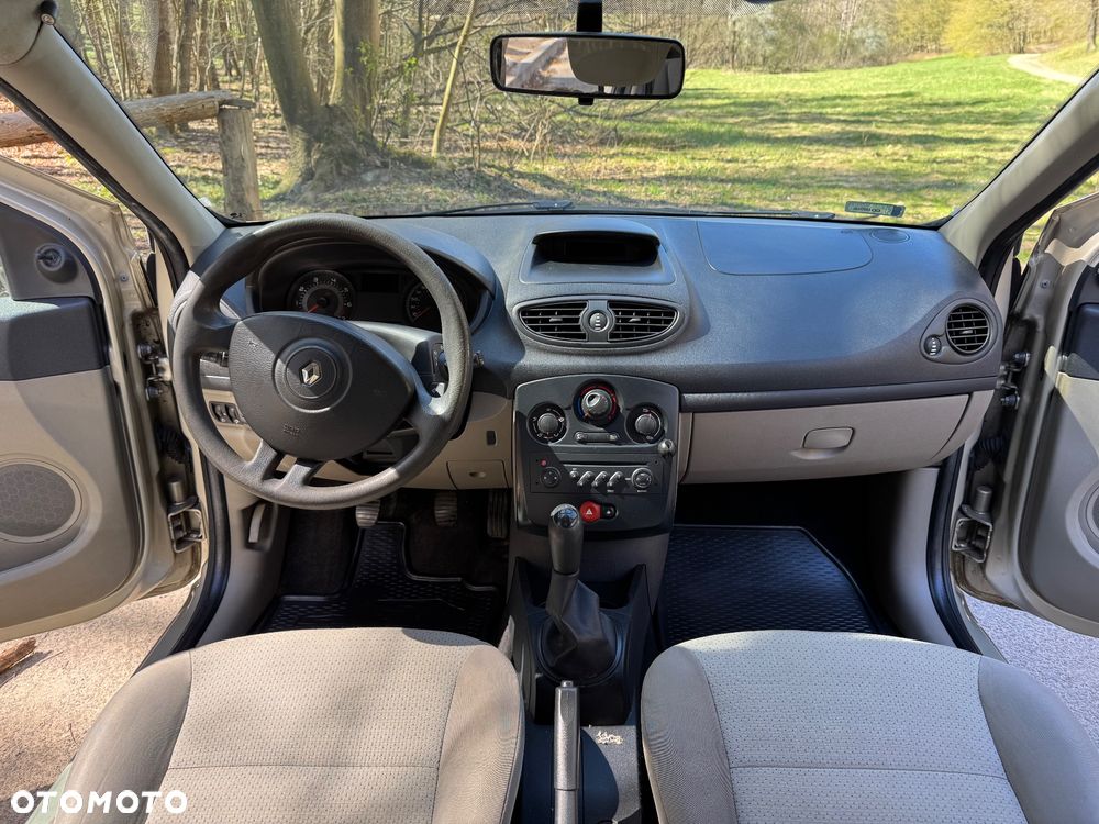 Renault Clio 1.2 16V Expression - 14