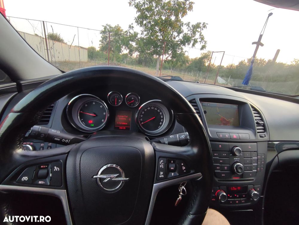 Opel Insignia 2.0 CDTI - 10