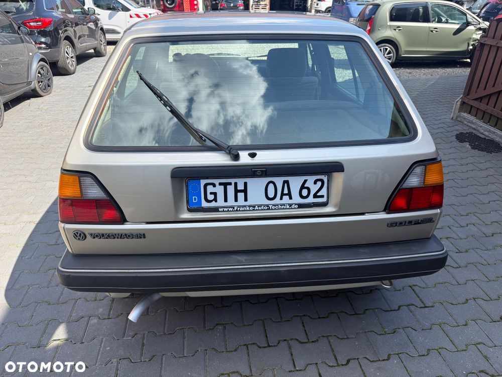 Volkswagen Golf - 6