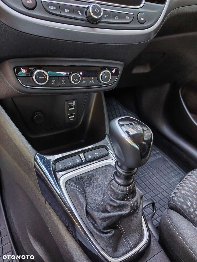 Opel Crossland X - 8