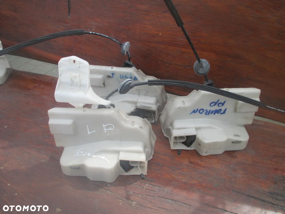 Zamek drzwi lewy prawy przód VW Touran 9pin Europa - 1