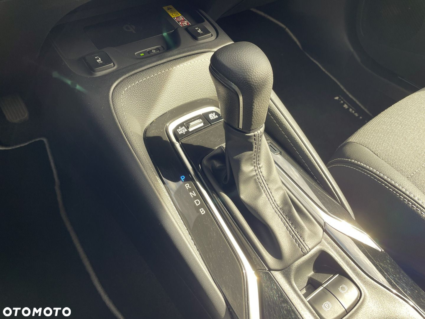 Toyota Corolla 1.8 Hybrid Style - 19