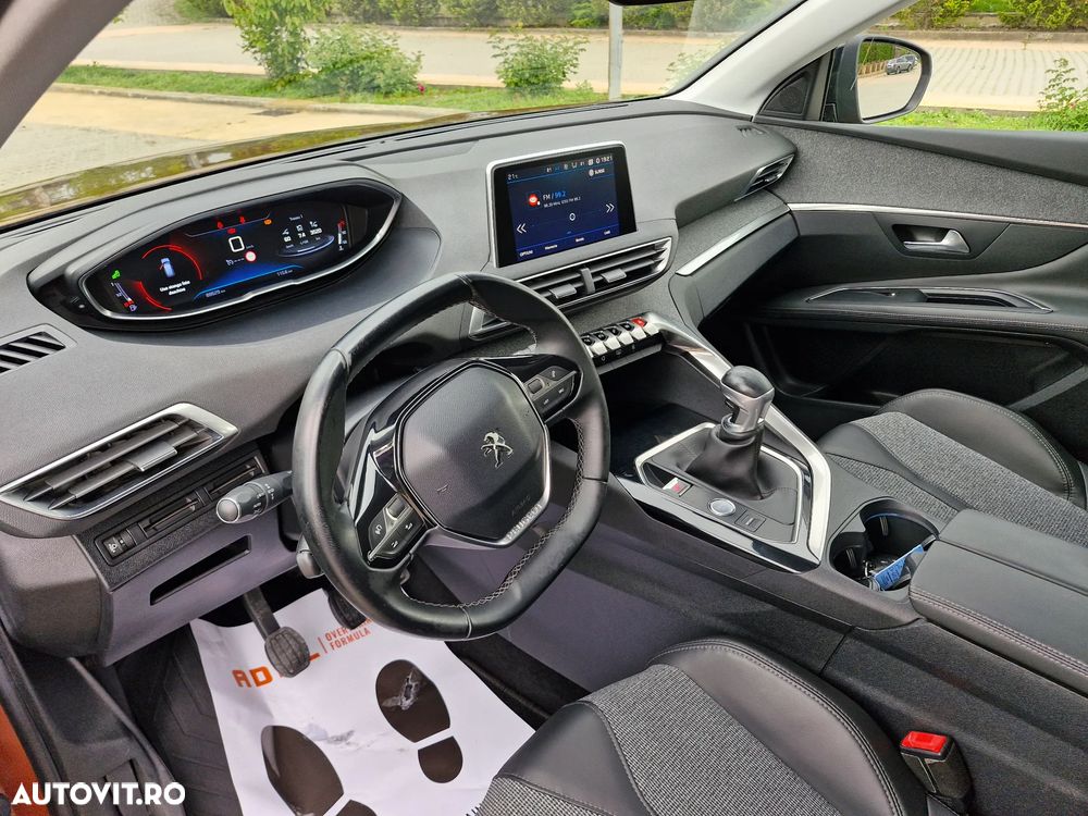 Peugeot 3008 1.2 PureTech Turbo S&S Allure - 8