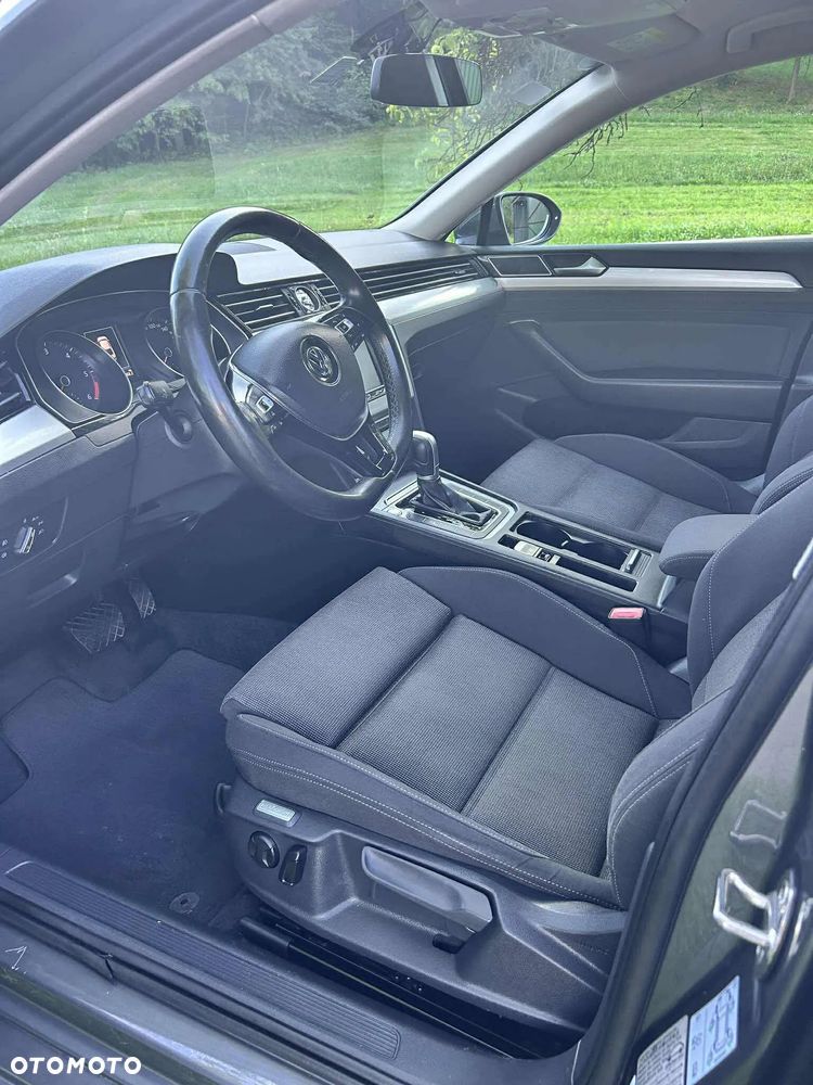 Volkswagen Passat Variant 1.6 TDI (BlueMotion Technology) DSG Comfortline - 12