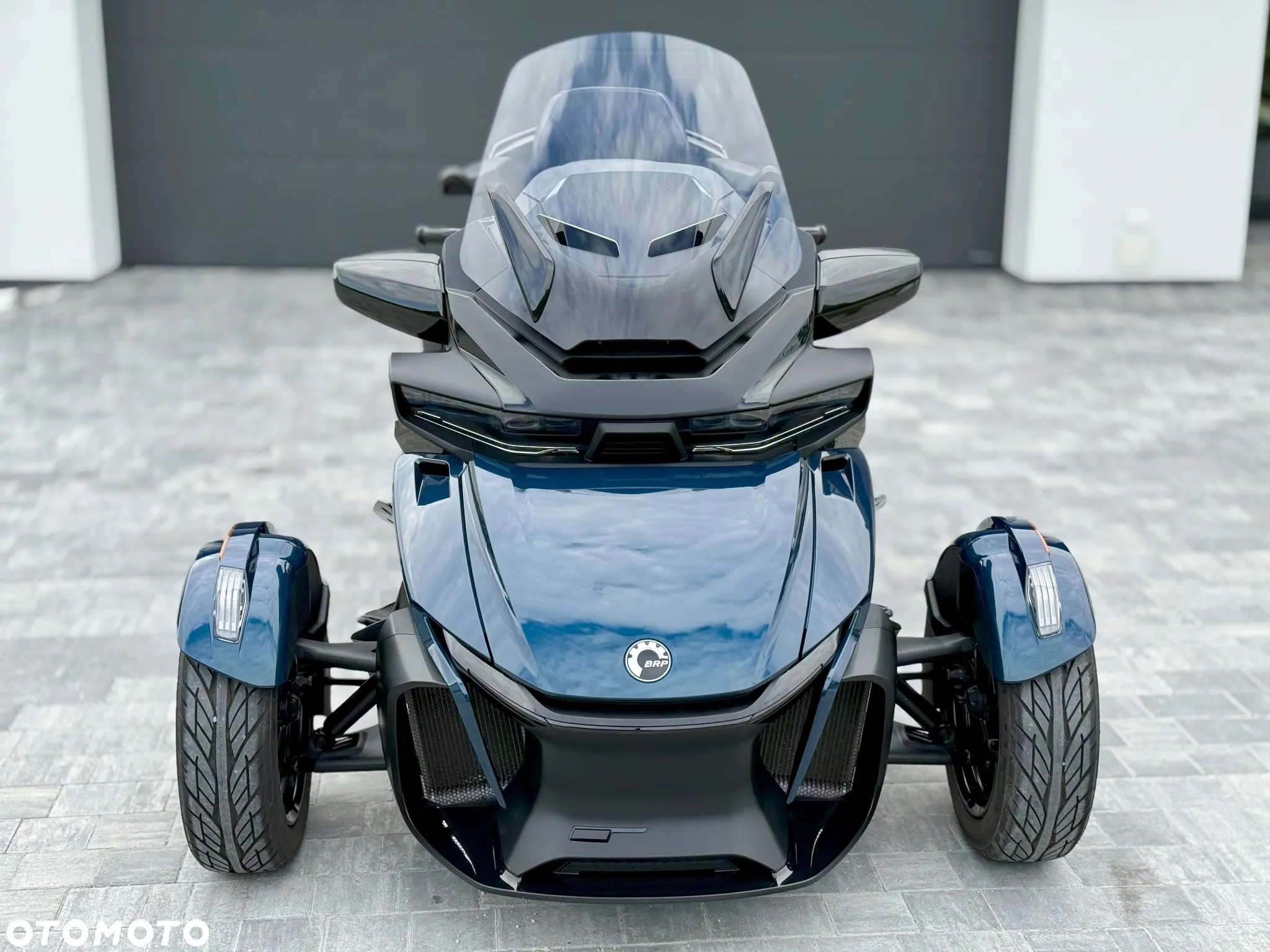 Can-Am Spyder - 16