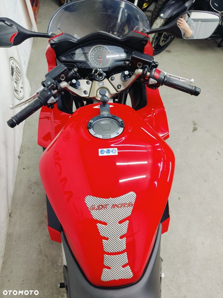 Honda VFR - 14