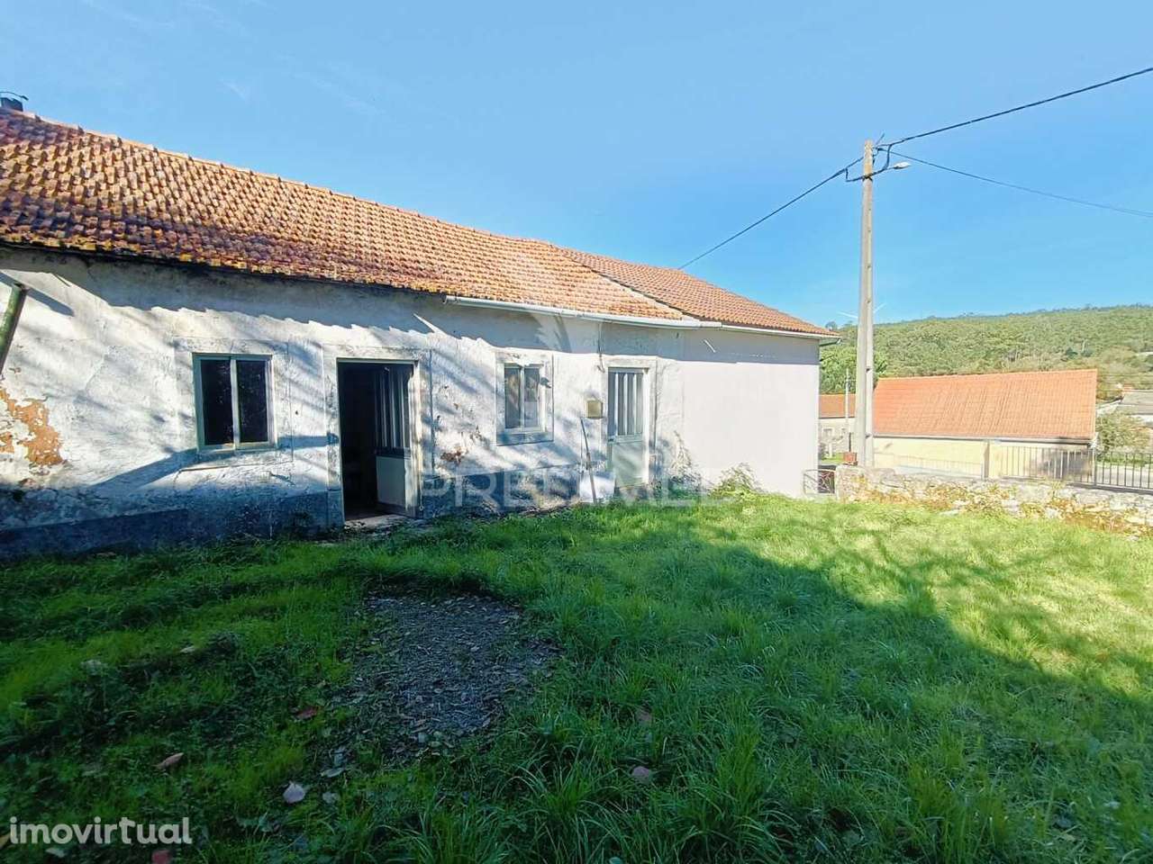 Moradia  T2 para recuperar (S. Mamede) - Grande imagem: 3/24