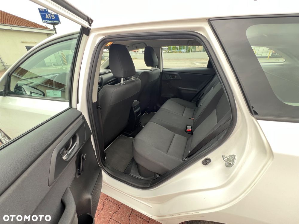 Toyota Auris Hybrid 135 Comfort - 23