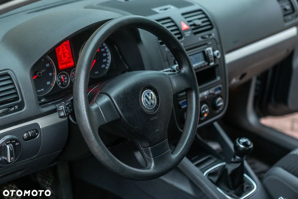 Volkswagen Golf - 24