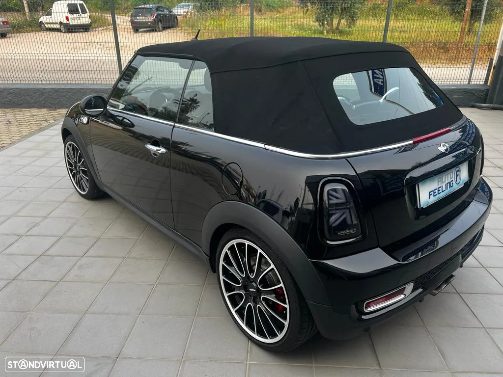 MINI Cabrio John Cooper Works - 13