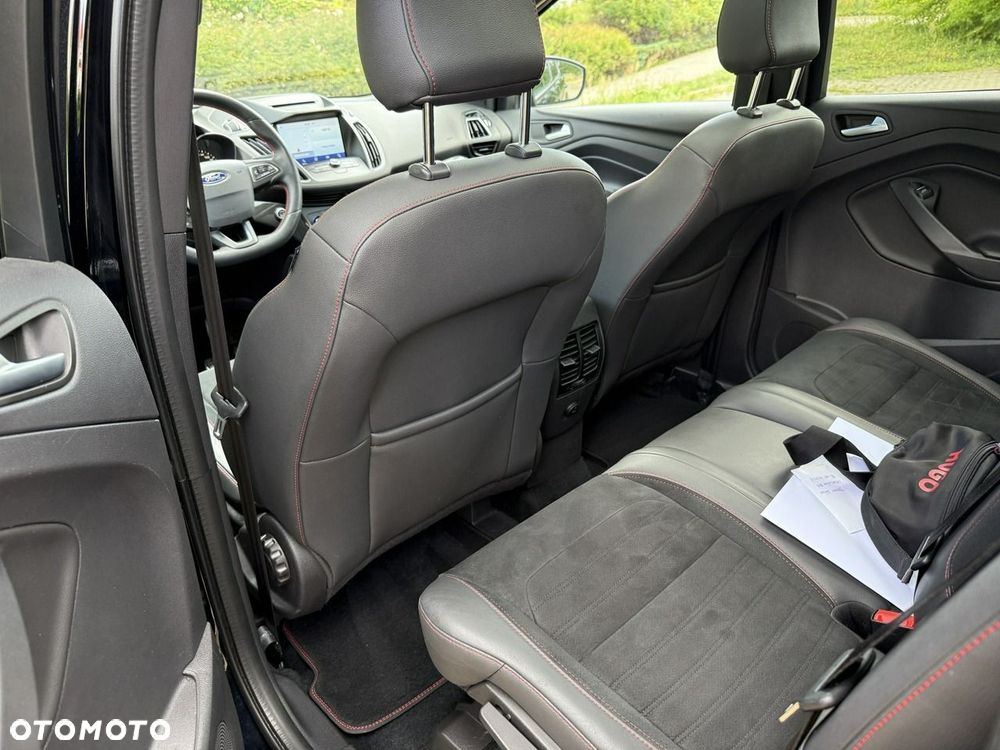 Ford Kuga 1.5 EcoBoost 2x4 ST-Line - 22