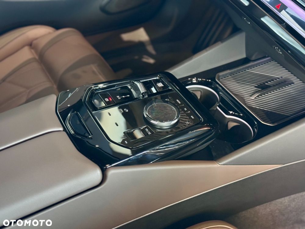 BMW Seria 5 520d xDrive mHEV M Sport - 13