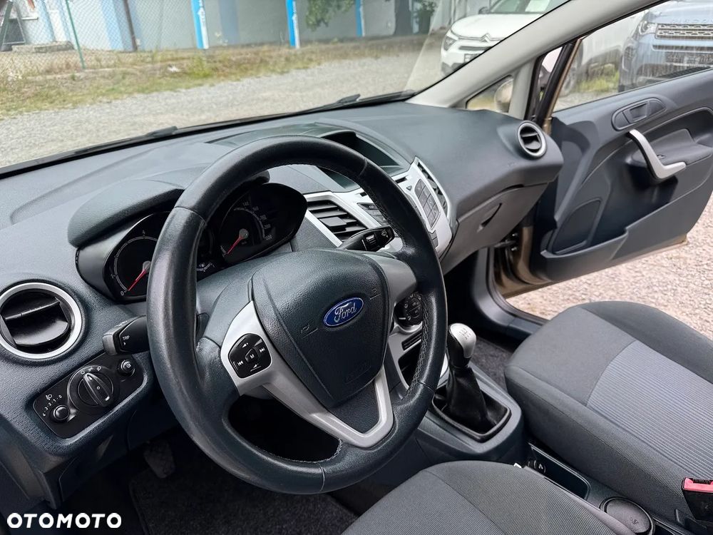 Ford Fiesta - 19