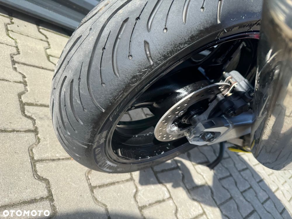 Honda CBR - 23
