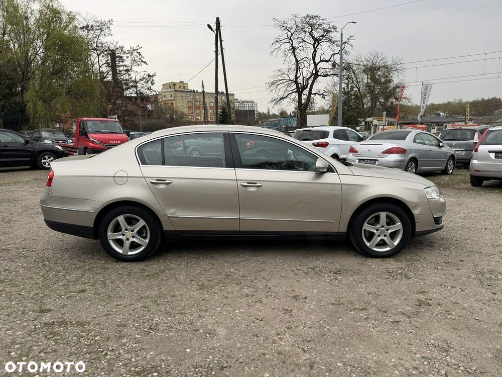 Volkswagen Passat 2.0 FSI Automatik Comfortline - 30