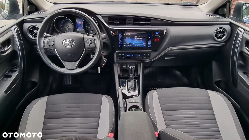 Toyota Auris 1.6 Premium MS - 26