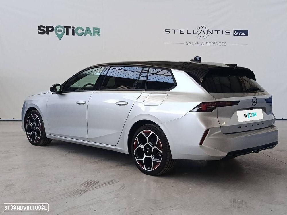 Opel Astra Sports Tourer — photo 5