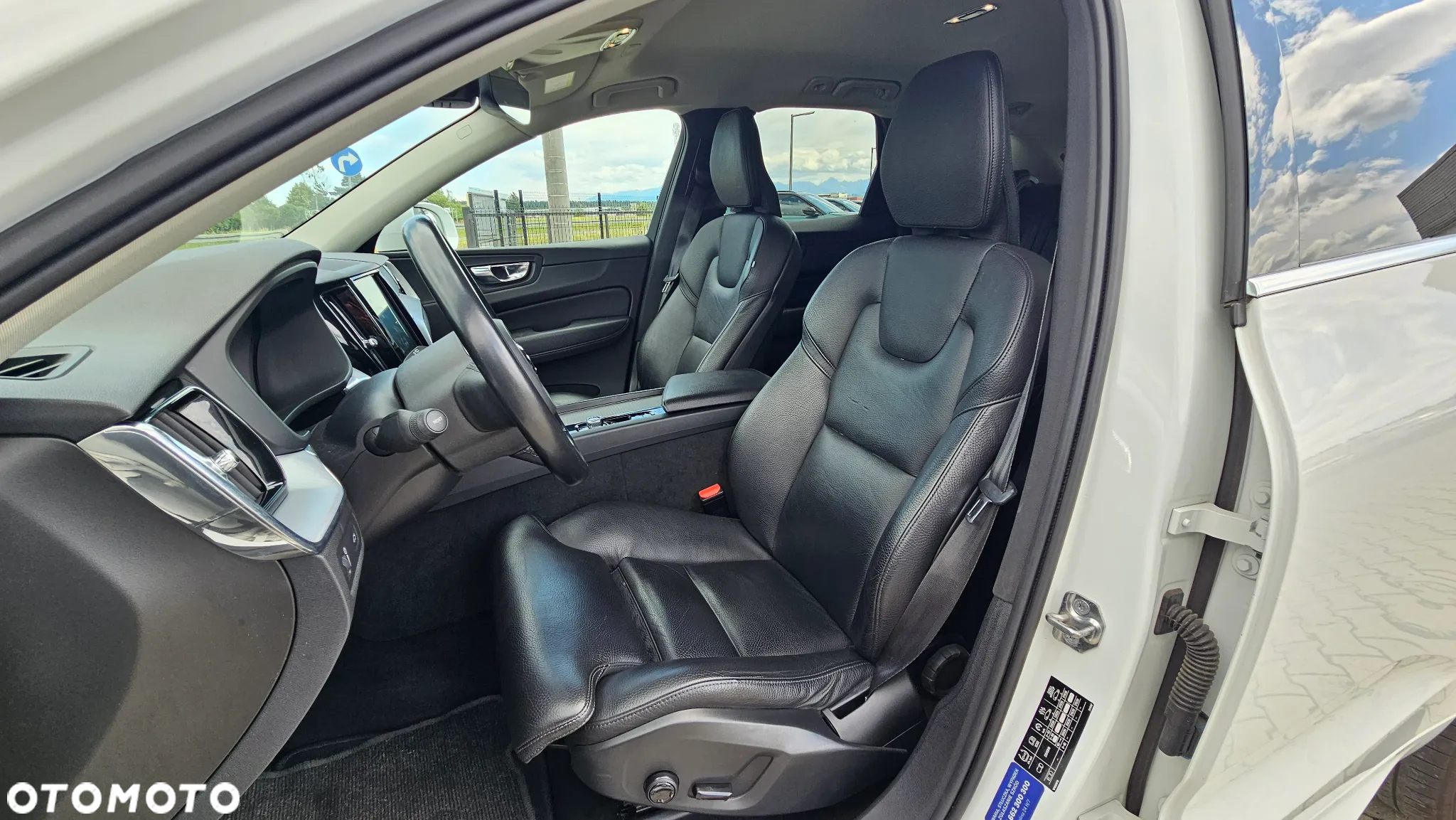 Volvo XC 60 B4 D Momentum - 7