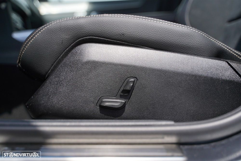 Mercedes-Benz E 250 BlueTEC Avantgarde Auto. - 25