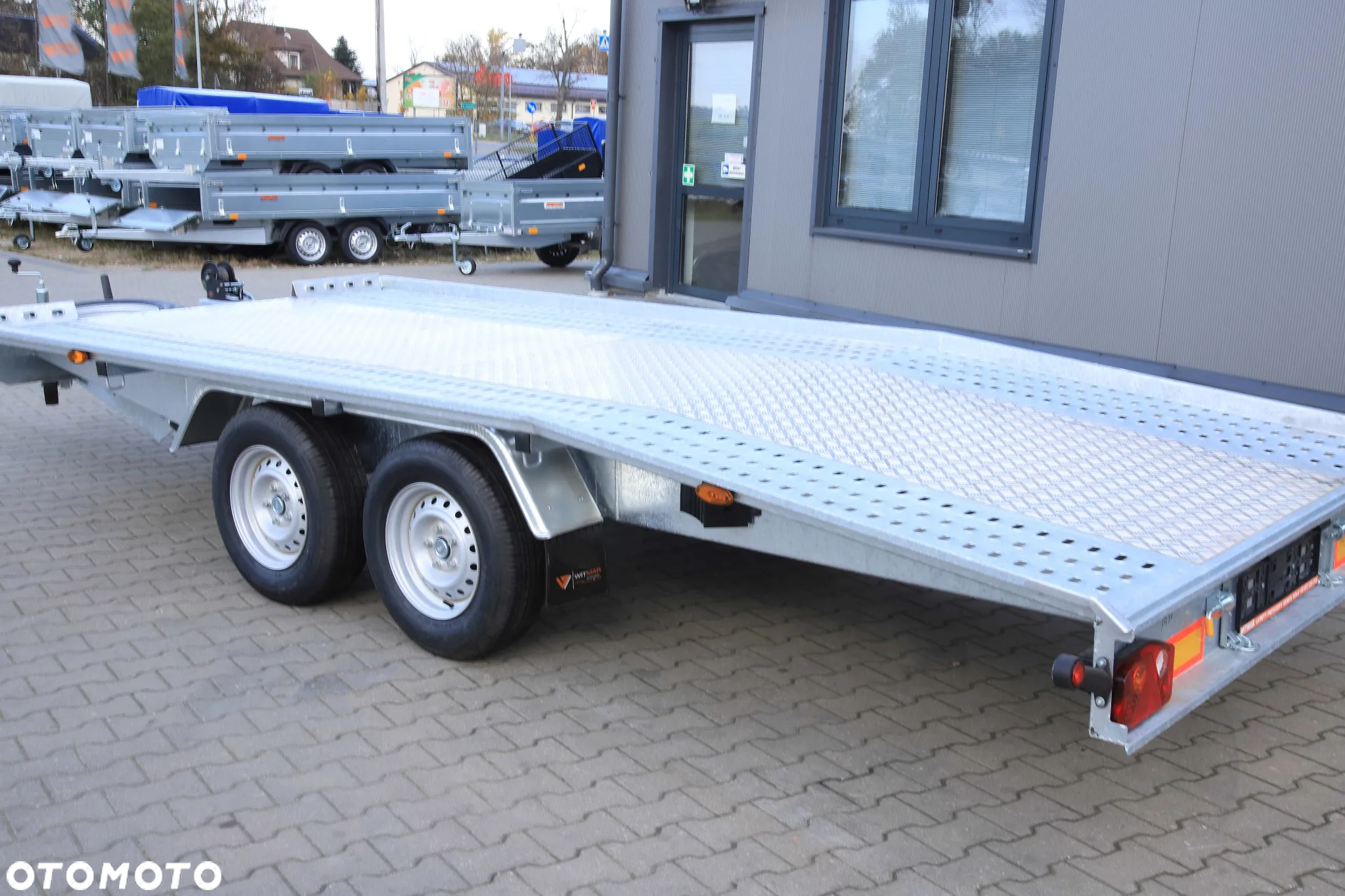 Niewiadów JUPITER 4,5 X 2 + ALU RYFEL DMC 2700 kg Koła 14C - 7