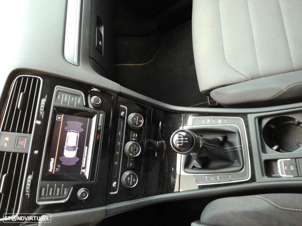 VW Golf 1.6 TDI R-Line - 7